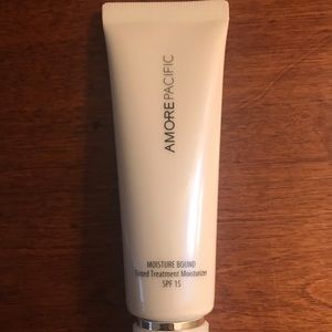 Amore Pacific Tinted Moisturizer #204